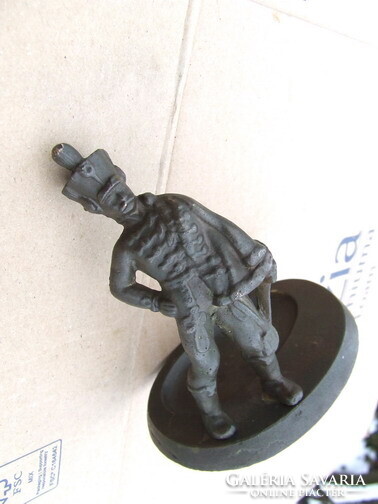 Antik bronz szobor hamutartó huszár