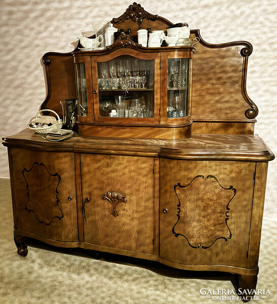 Nappali bútor,  tálalószekrény felső vitrinnel, komód - szekrény