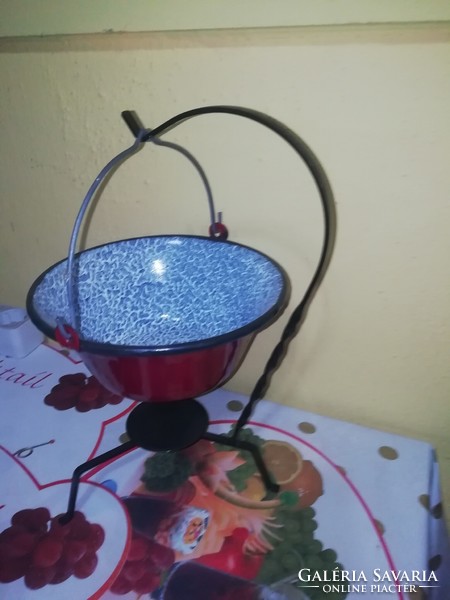 Bogrács asztali tartóval hibátlan állapotban Több 100 aukció a termékeim között