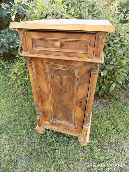 Ónémet éjjeliszekrény, 1900-as évek eleje, szép állapot.