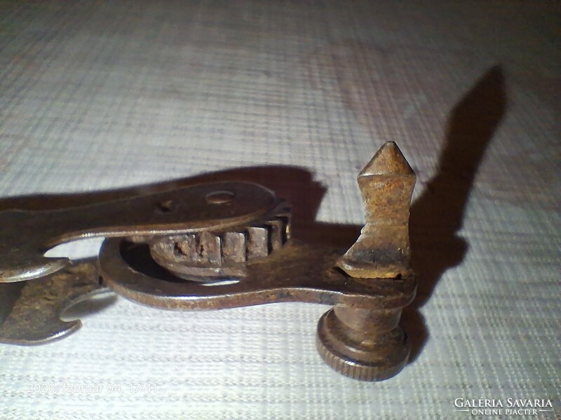 Wermacht konzerv nyitó