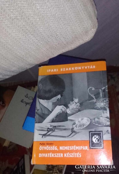 Pallai Sándor.Ötvösség,Nemesfémipar. Divatékszer készítés