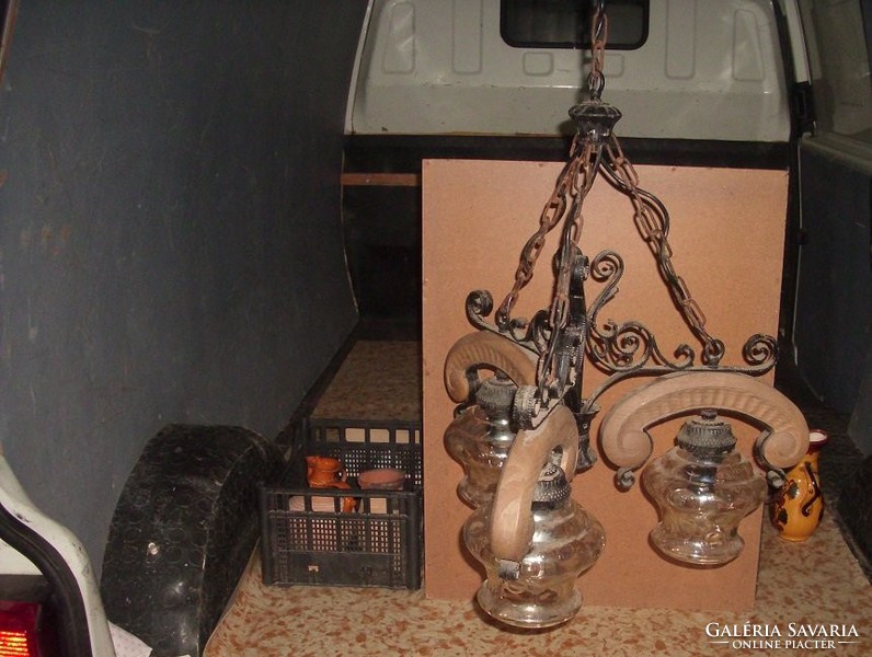 Különleges formájú 3-ágú csillár