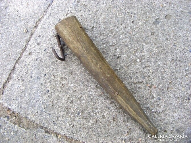 Régi eszköz kaszakő tartó tokmány