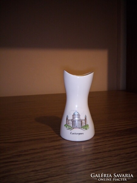Aquincumi porcelán emlék váza. Esztergom. 9 cm. Hibátlan. Jelzett