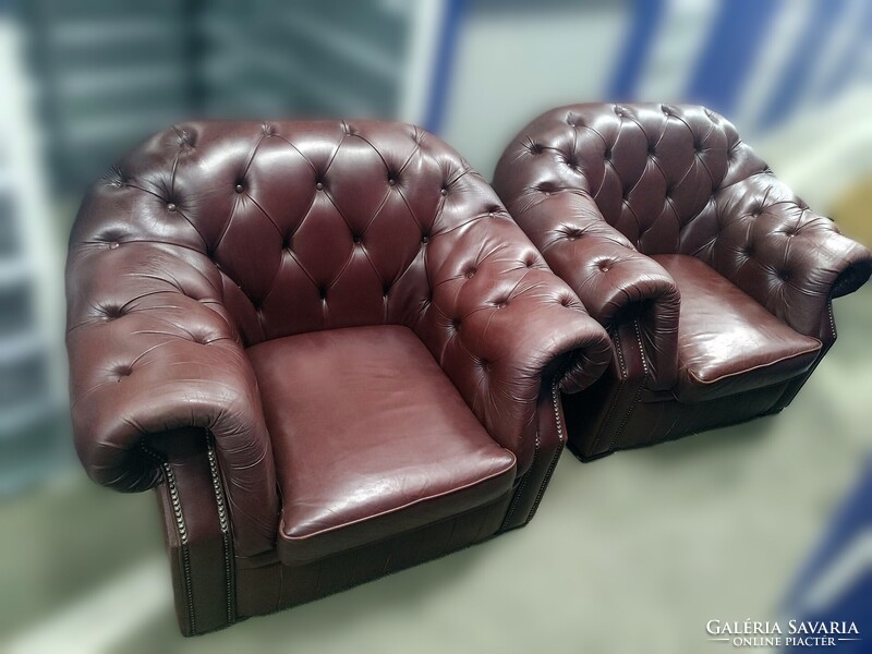 Chesterfield bőrfotel, nagyon szép állapot. Csere lehet. 2db vásárlása esetén ÁRENGEDMÉNY!