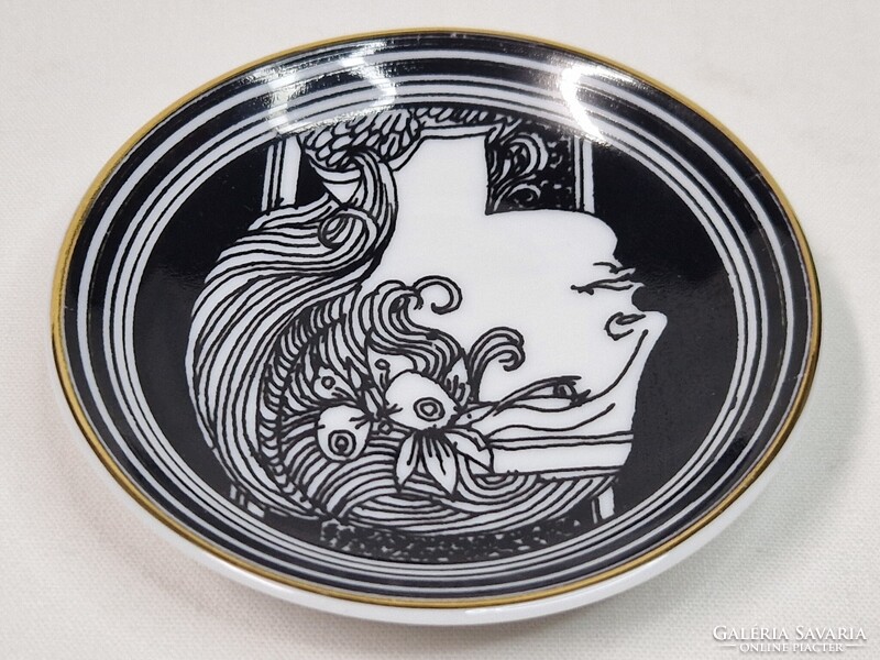 Szász Endre Hollóházi 21 karátos arannyal festett gyűrűtartó hibátlan állapotban 8 cm. átmérőjű