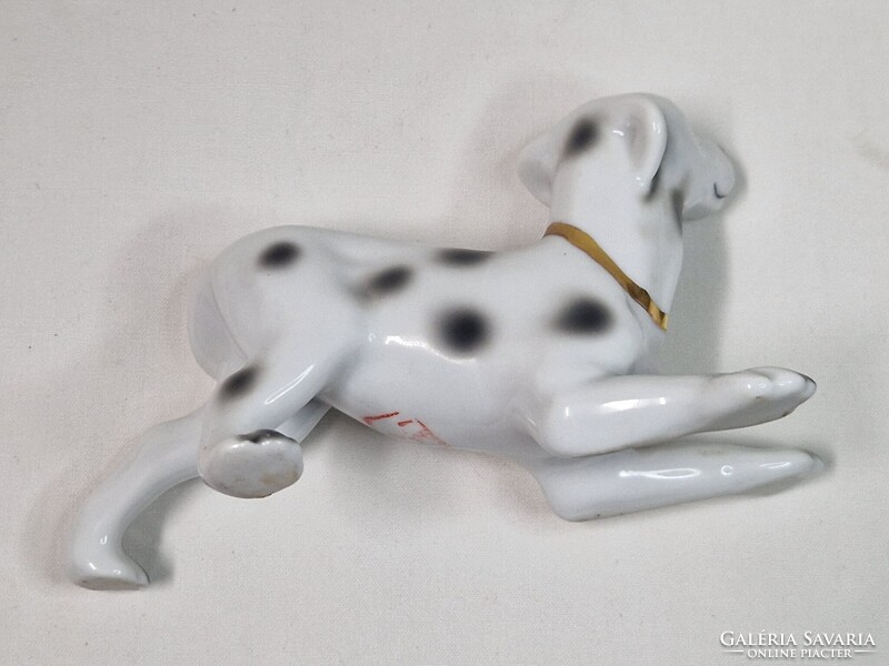 Porcelán dalmata kutya arany színű nyakörvvel figura hibátlan állapotban 15 cm. hosszú
