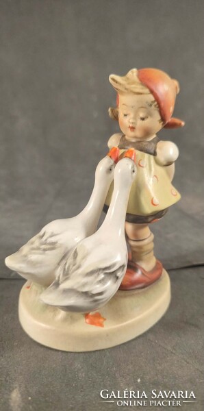 Hummel libás lány 886