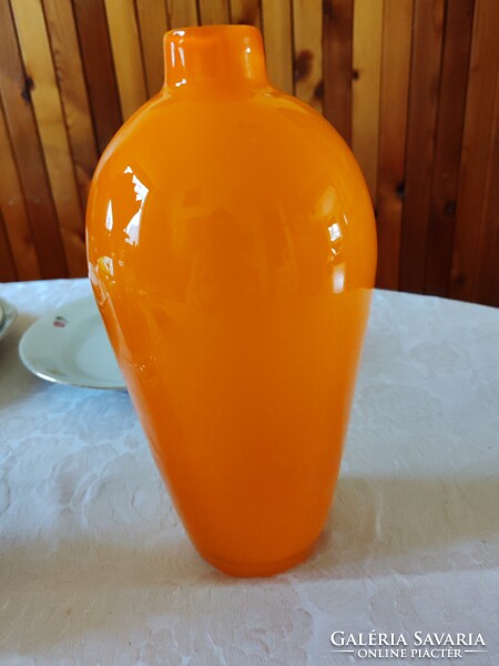 Mid-century fújt üveg váza Atomic Orange, 25 cm