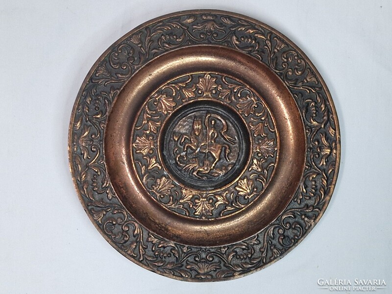 Régi bronzírozott fém falidísz akasztóval Sárkányölő Szent György ábrázolással 0,4kg 21,5cm átmérőjű