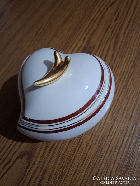FIM Budapest Porcelángyár (Budapesti Zsolnay) szív alakú bonbonier. Jelzett