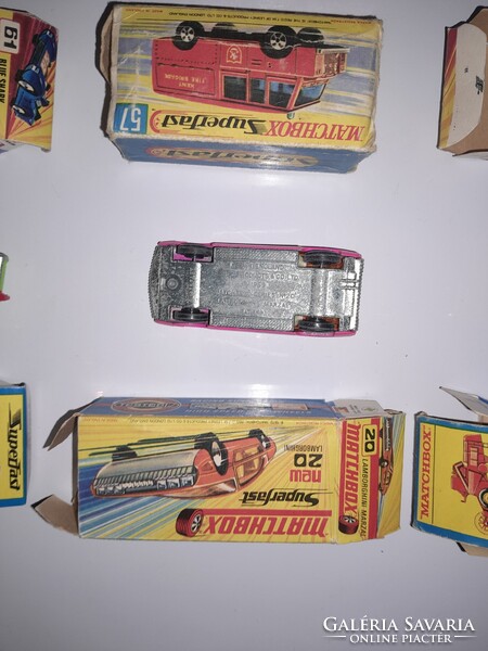 21 darab régi eredeti modellautó