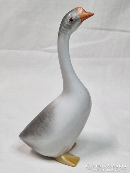 Hollóházi kézzel festett porcelán liba figura hibátlan állapotban 16 cm. magas