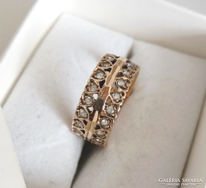 Gyönyörű 9 Karátos arany gyűrű