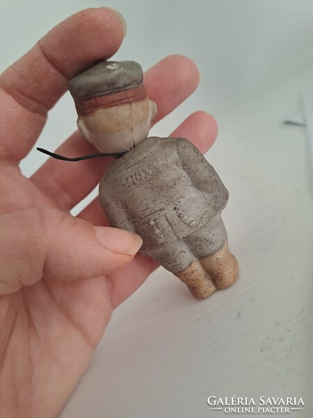 I. Vh német egyenruhában porcelán baba első világháború háborús katonai egyenruha bérét sapka