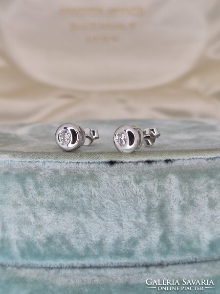 Modern fehérarany buton fülbevaló pár cca 0.34 ct briliánssal