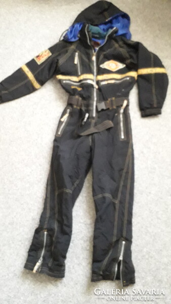 Getngo sport fekete kapucnis cipzáros zsebes síoverál 140 újszerű.