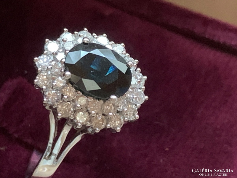 Margaréta Gyűrű 2 ct Zafírral és 0.90 ct Gyémántokkal.Tanúsítvánnyal.