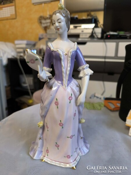 Hollóházi porcelán : tükröt tartó hölgy