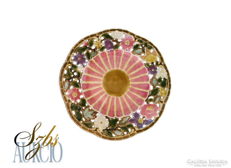 1900 előtti Zsolnay Áttört peremű dísztányér - Virágmintás, rokokó sorozat