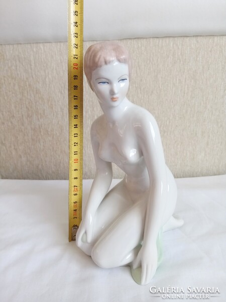 Aquincumi porcelán, női akt