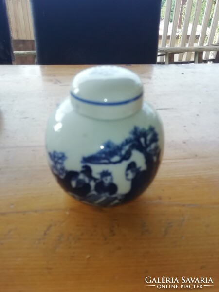 Porcelán Kínai vagy Japán képeken látható állapotban. ﻿Hihetetlen aukciók és akciók folyamatos