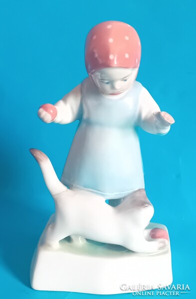 Zsolnay kislány cicával , SINKÓ  hibás