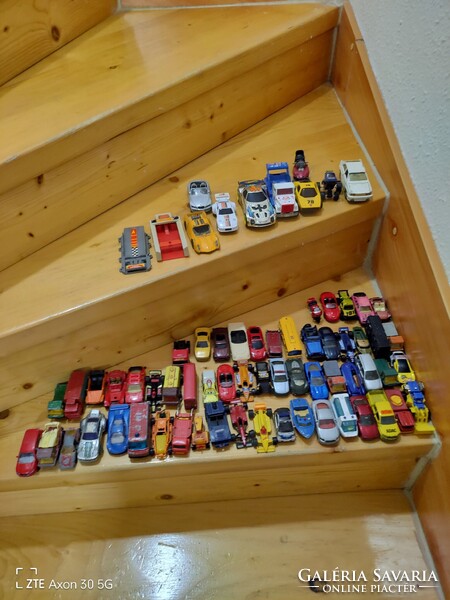 Eladó 63db Matchbox,Siku,Majorett,Atlas,Metalcar,Hot Wheels