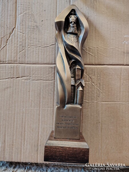 Bronz szobor Alsó-Ausztria tartományért végzett különleges szolgálatokért