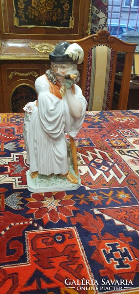 Herendi - Pipázó Juhászt ábrázoló gyönyörű porcelán szobor. 30 cm magas.