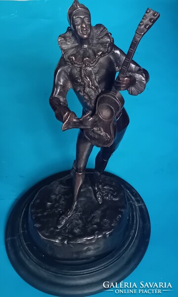 Bronz  szobor , Barokk zenész , gitáros