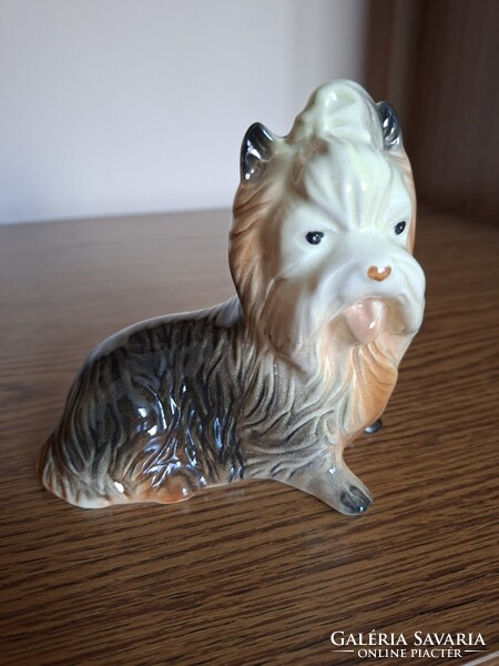 Porcelán kutya. 14 cm. Hibátlan. Jelzett