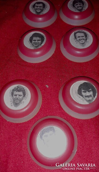 1975 - 76 szezon EXTRÉM RITKA kivitelű LIVERPOOL gombfocicsapat tartójában a képek szerint