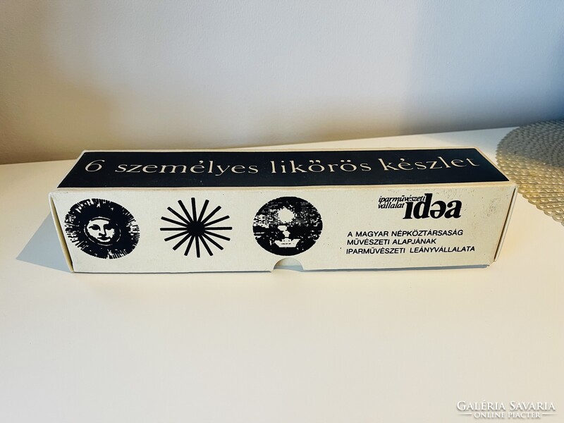 Idea iparművészeti likőrős készlet dobozában