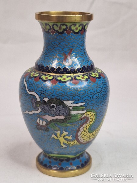 Különleges sárkány motívumos tűzzománc réz váza hibátlan állapotban 10,5 cm. magas 116 g. súlyú