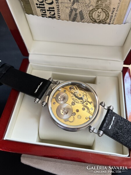 Exkluzív IWC Schaffhausen zsebórabeépítés