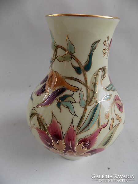 Zsolnay szecessziós kézi festésű váza. Hibátlan, 18 cm magas.