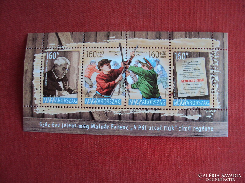 Magyar postatiszta bélyegek blokkok névértéken eladók-Sz-33