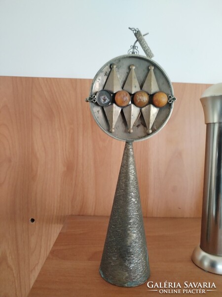 Retro brutalista iparművészeti dísztárgy, kisplasztika borostyánokkal 22 cm