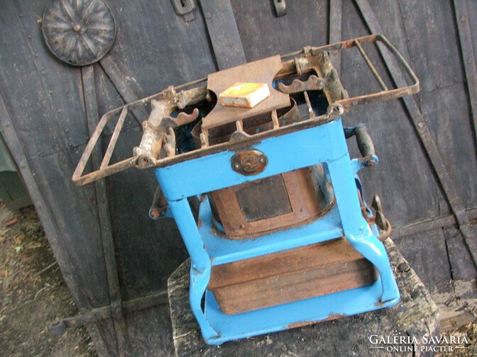 Régi konyhai eszköz Turul petróleum főző túzhely