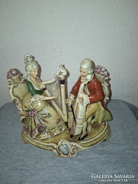 Lippelsdorf  zenélő barokk pár eladó szép festéssel, állapotban  22x20 cm GDR