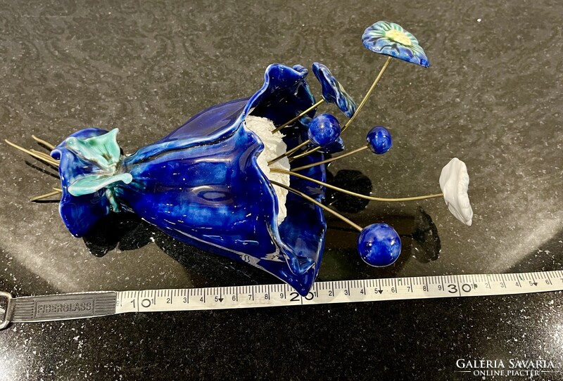 Morvay Zsuzsa: Kerámia virágcsokor – Egyedi, jelzett műalkotás