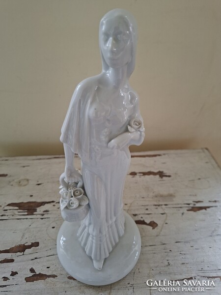 Porcelán virágárus lány