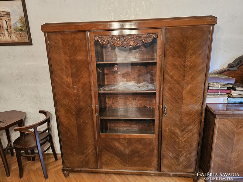 UTOLSÓ DARAB! Art Deco diófafa vitrines szekrény (184 cm) - AKÁR 10.000 Ft-ért!