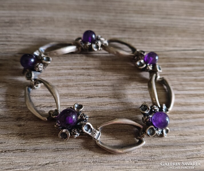 Modernista ezüst karkötő/ ametiszt