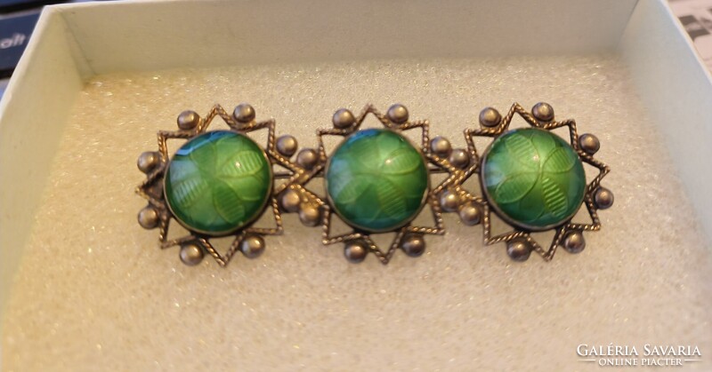 Zománcozott ezüst bross