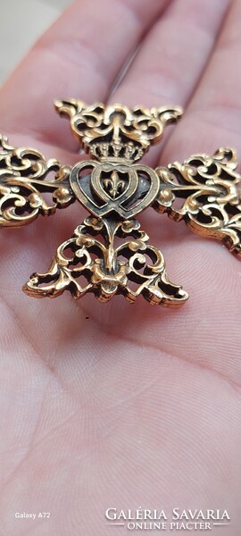 Máltai kereszt bross,