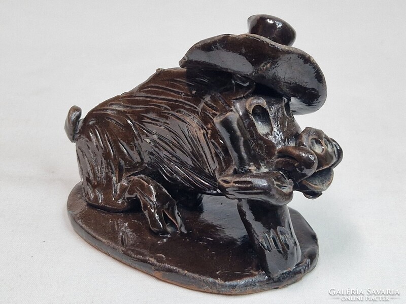 Humoros mázas kerámia italozó vaddisznó figura hibátlan állapotban eladó 8,5 cm. magas