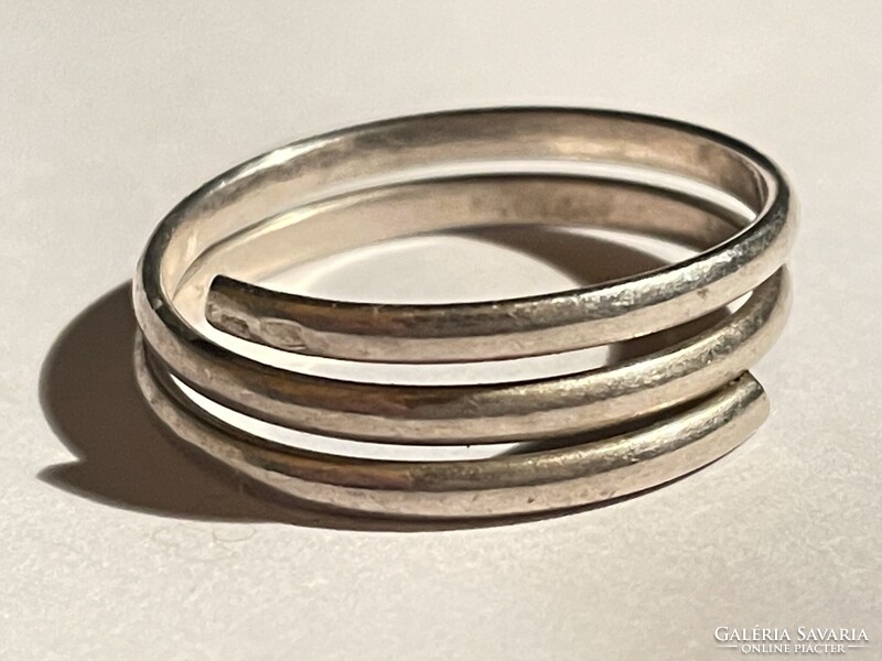 Ezüst spirális karika gyűrű mesterjelzett fémjelzett